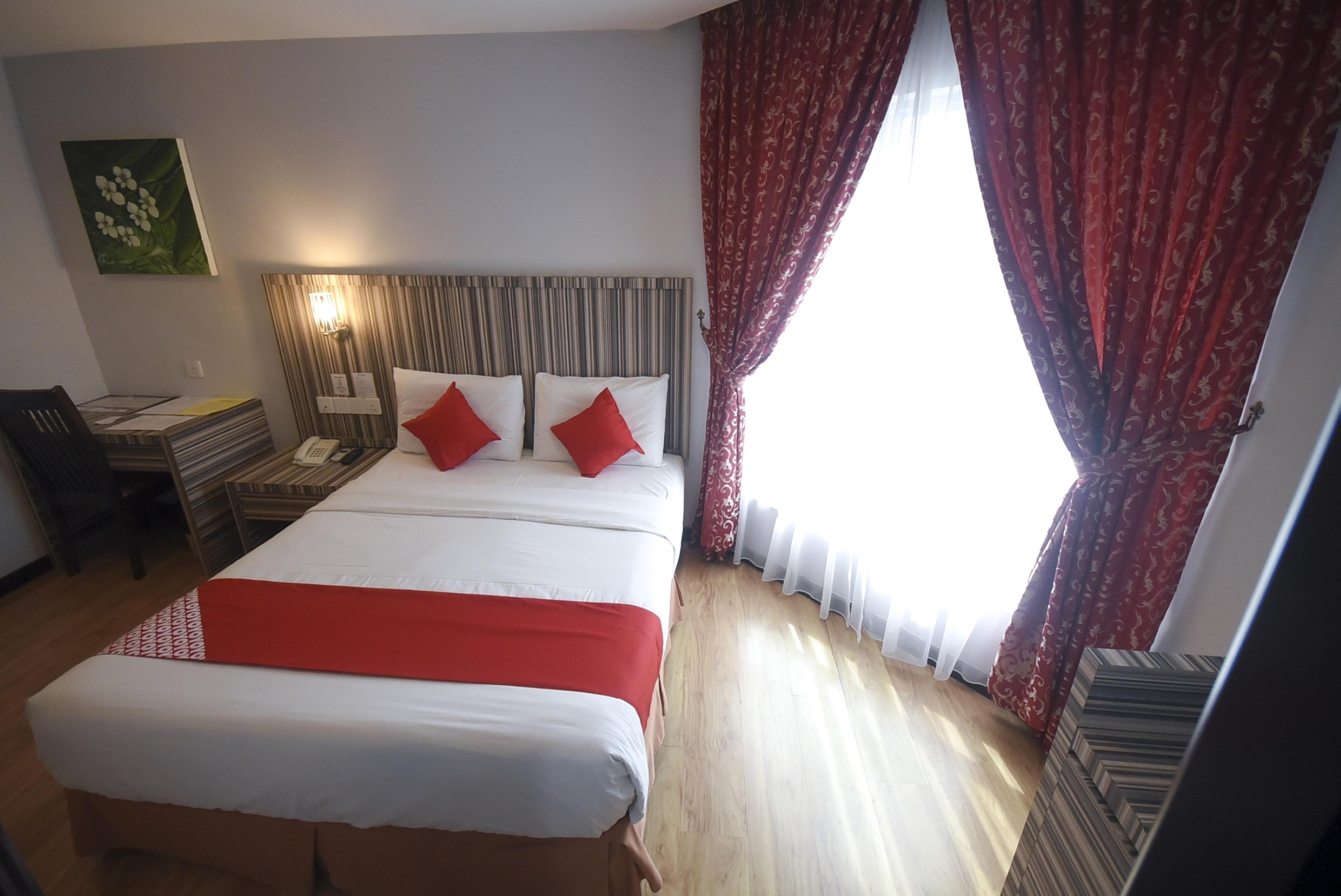 Super Oyo 985 Hotel Nur Мири Экстерьер фото