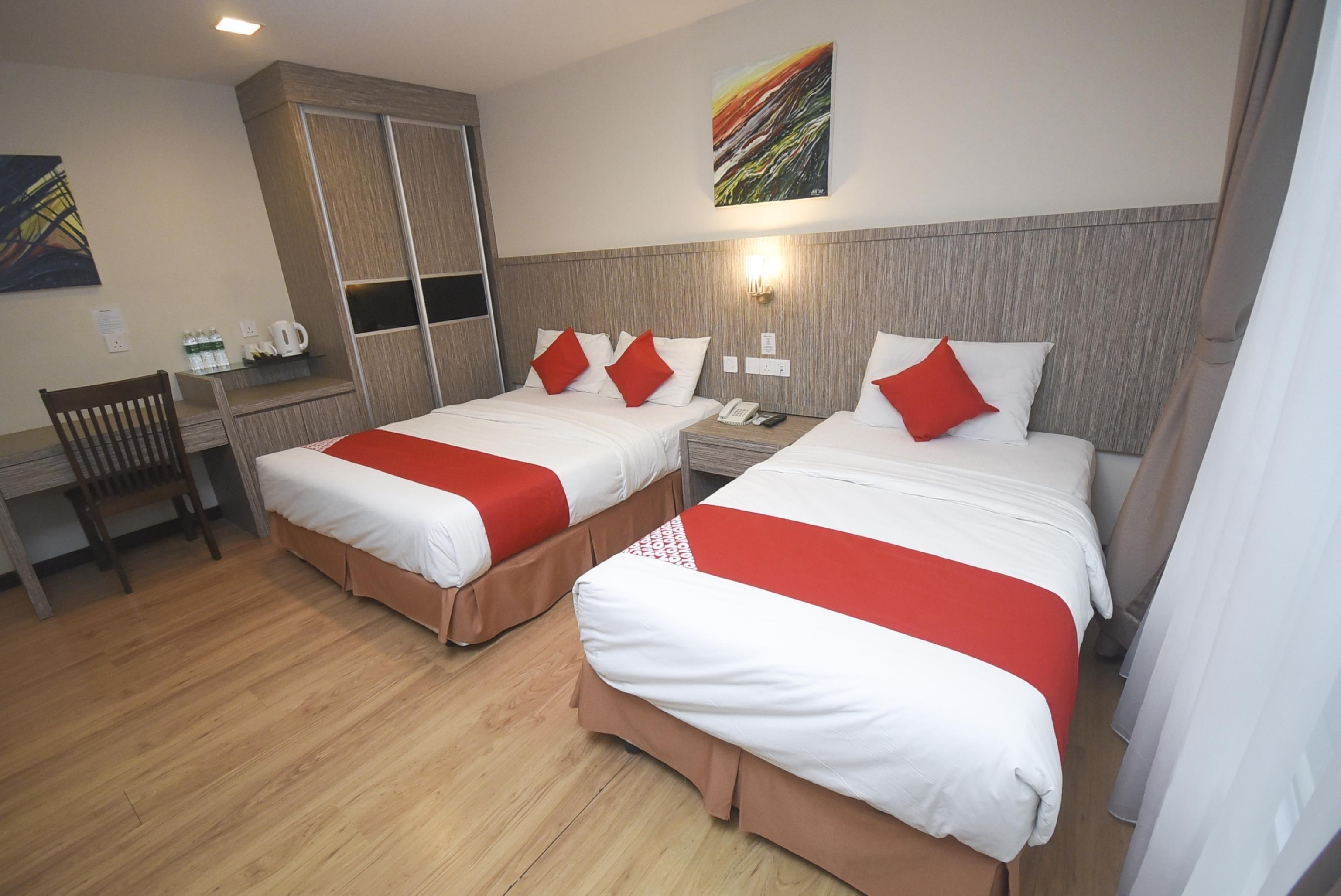 Super Oyo 985 Hotel Nur Мири Экстерьер фото