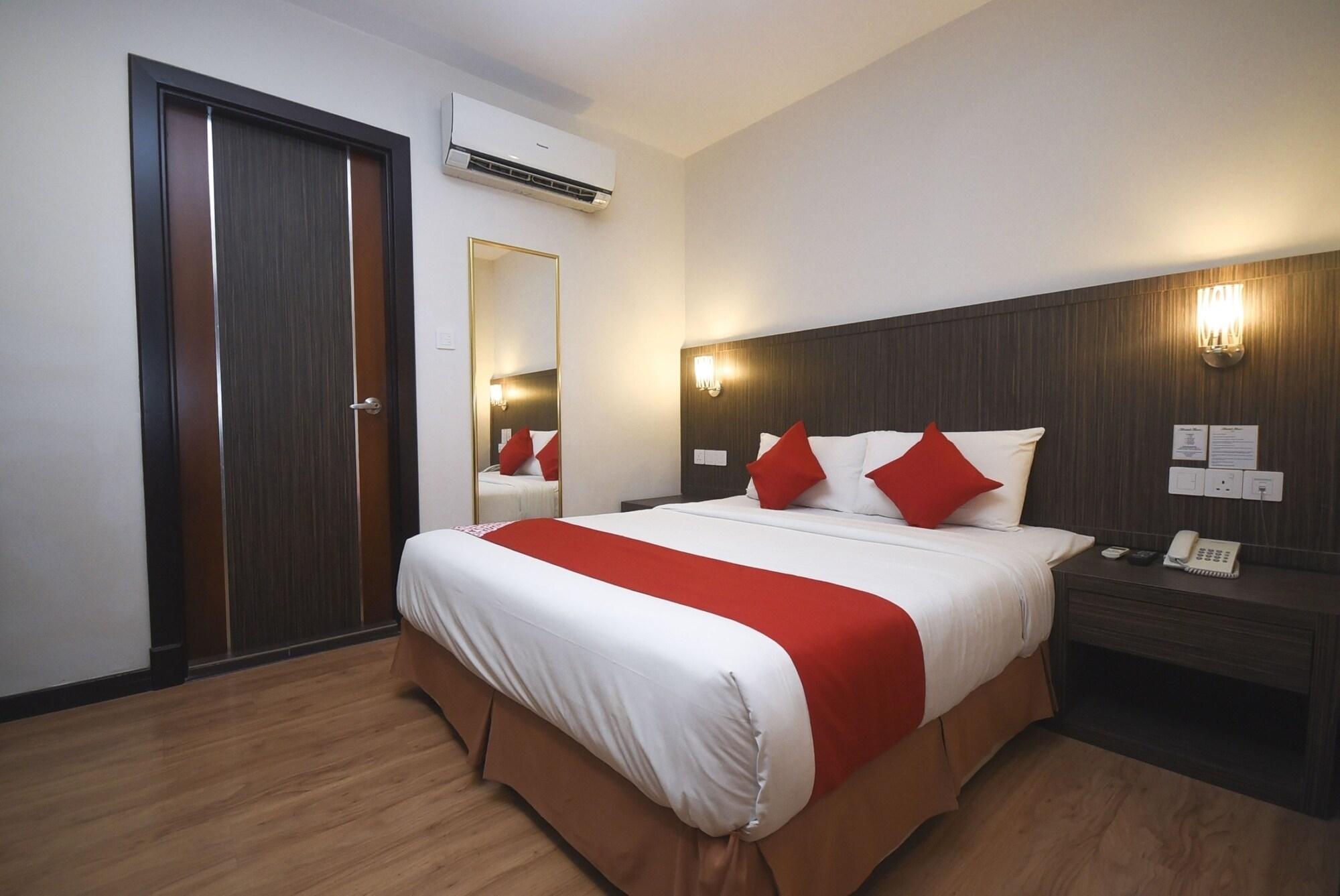Super Oyo 985 Hotel Nur Мири Экстерьер фото