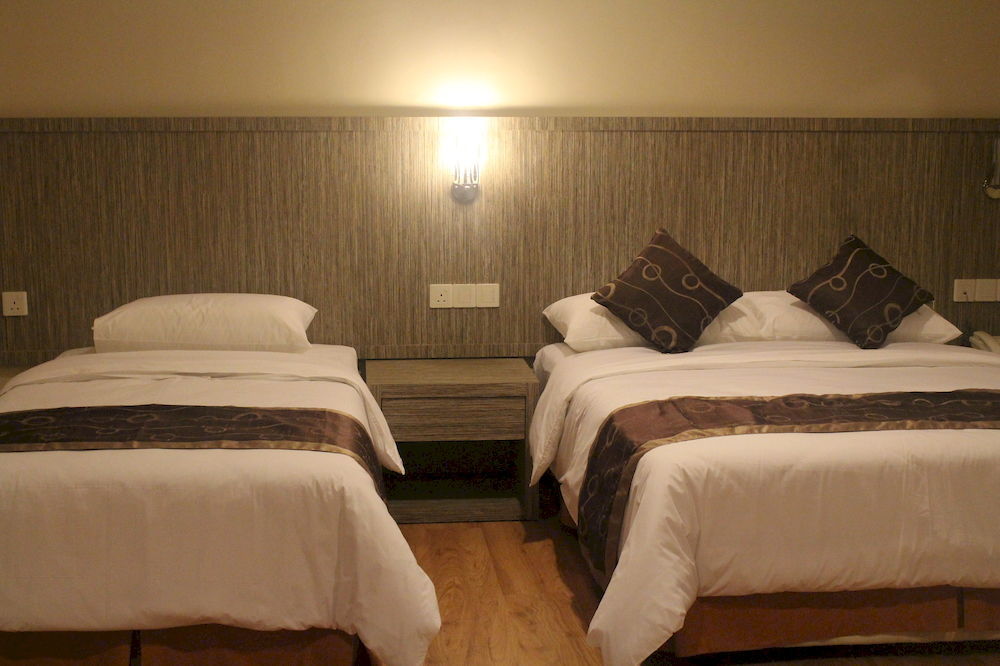 Super Oyo 985 Hotel Nur Мири Экстерьер фото