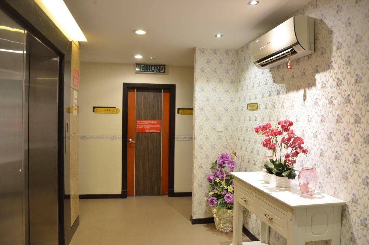 Super Oyo 985 Hotel Nur Мири Экстерьер фото