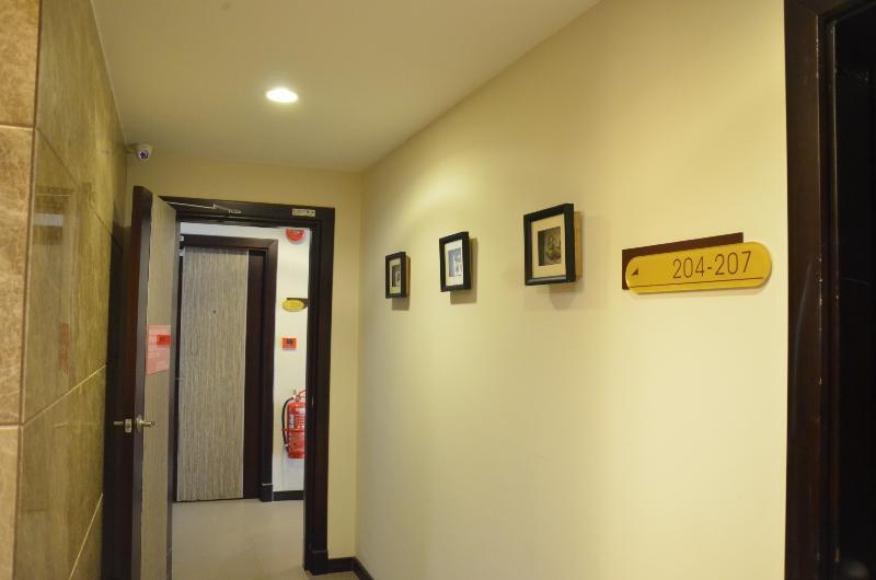 Super Oyo 985 Hotel Nur Мири Экстерьер фото